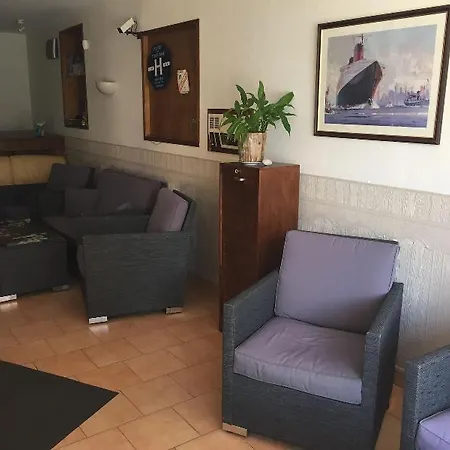 Hotel Du Commerce 2*