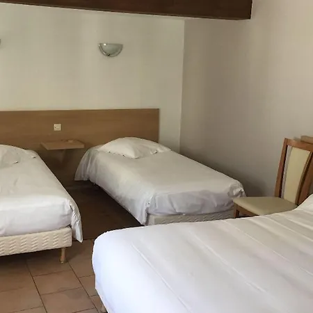 Du Commerce ホテル 2*