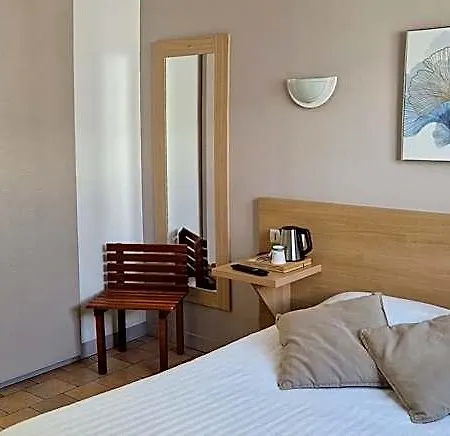 Du Commerce Hotel 2*